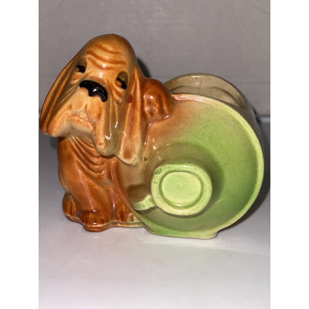 Shawnee 610 Hound and Barrel Ceramic Planter